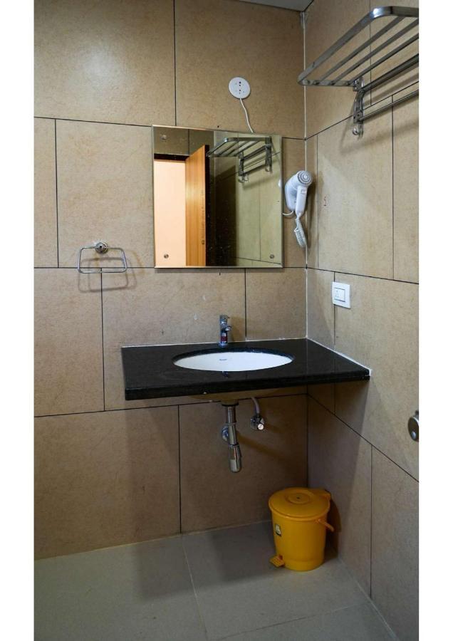 Sri Krishna Inn - Kempegowda Airport Bangalore Devanahalli Kültér fotó