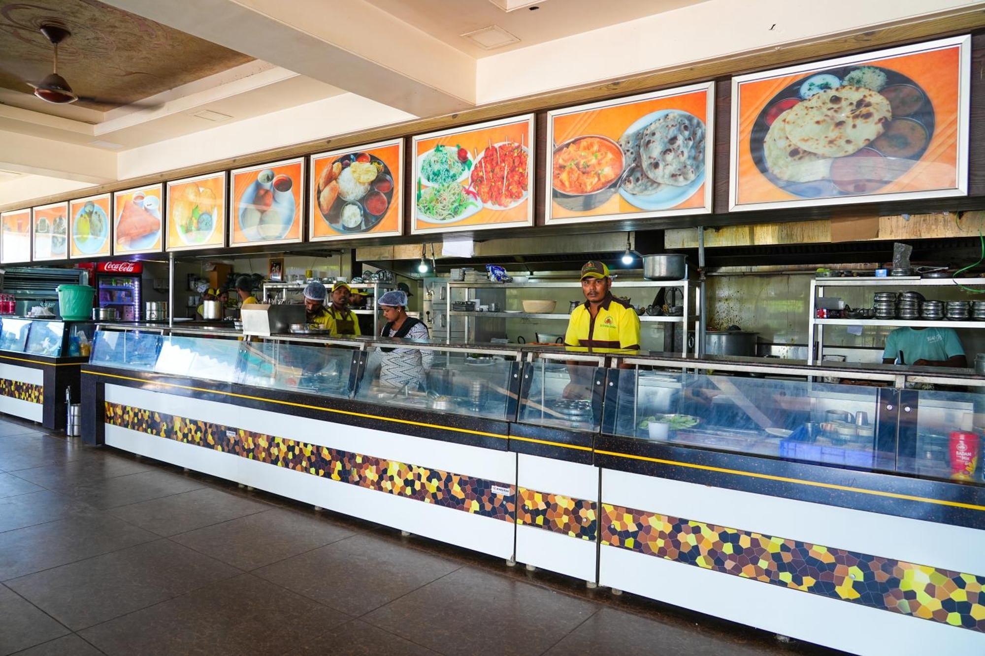 Sri Krishna Inn - Kempegowda Airport Bangalore Devanahalli Kültér fotó