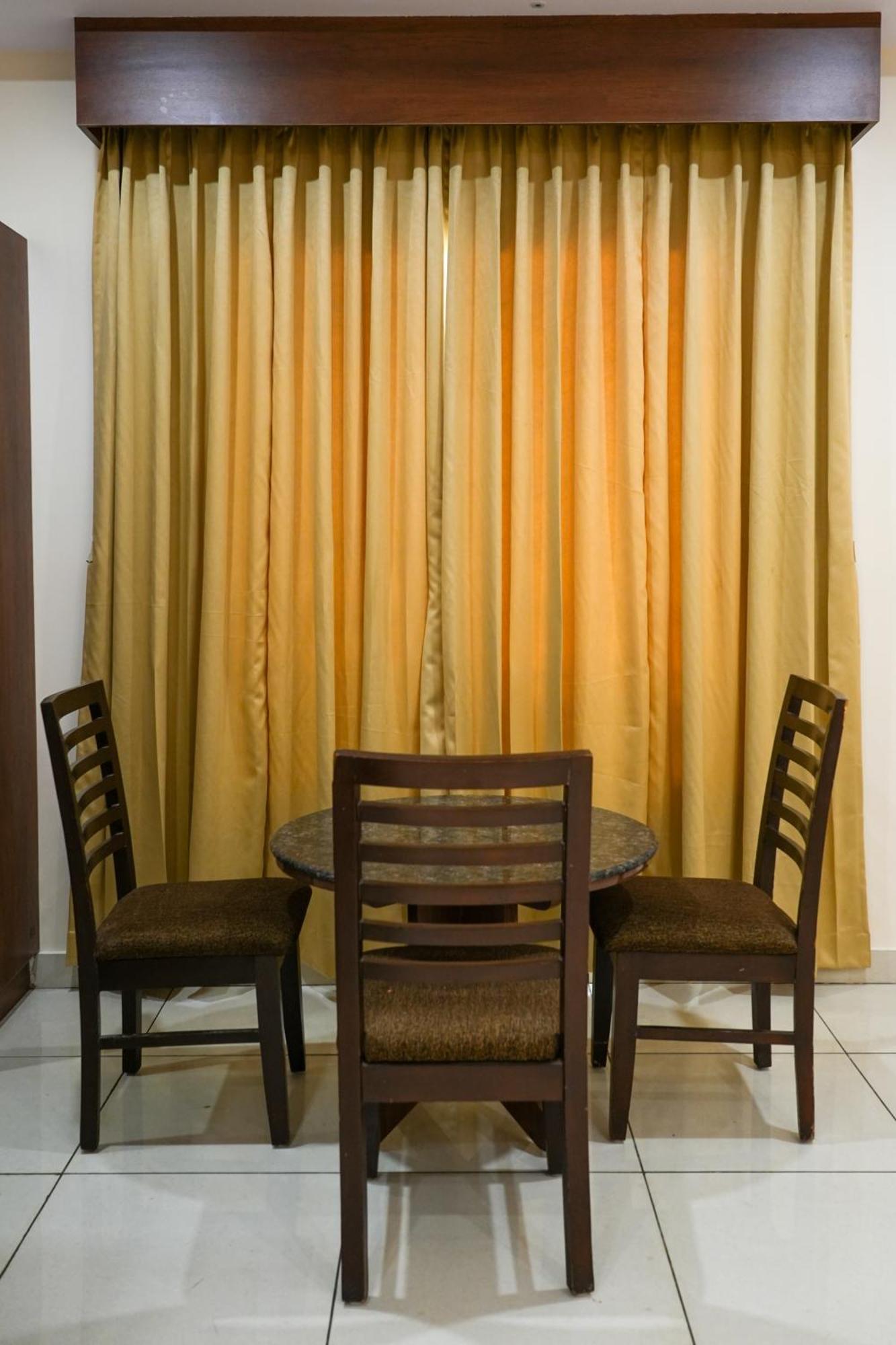 Sri Krishna Inn - Kempegowda Airport Bangalore Devanahalli Kültér fotó