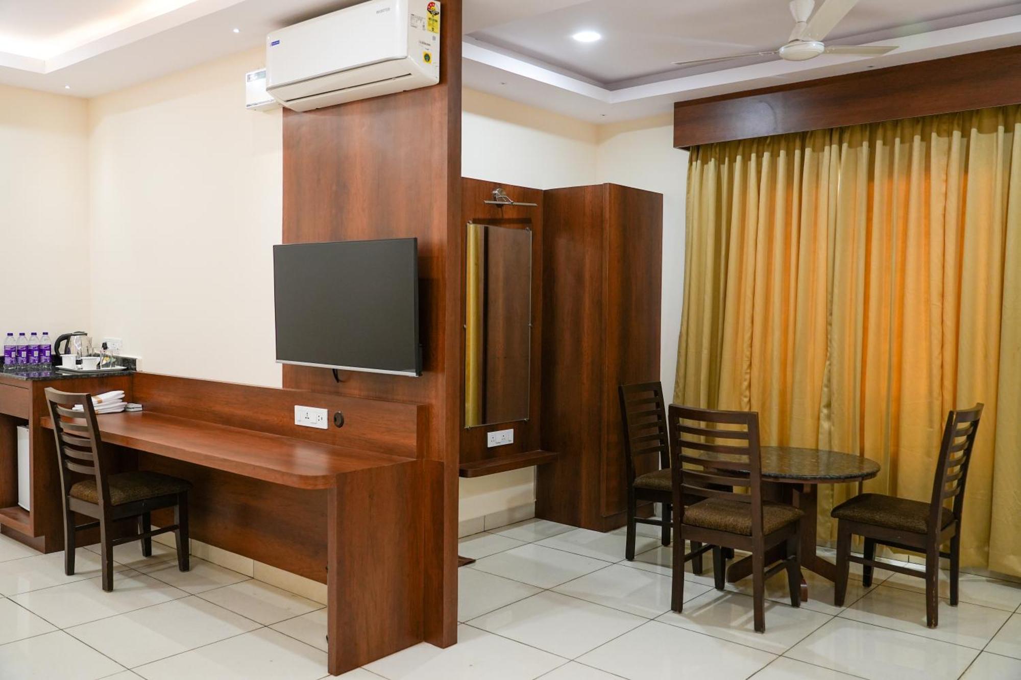 Sri Krishna Inn - Kempegowda Airport Bangalore Devanahalli Kültér fotó