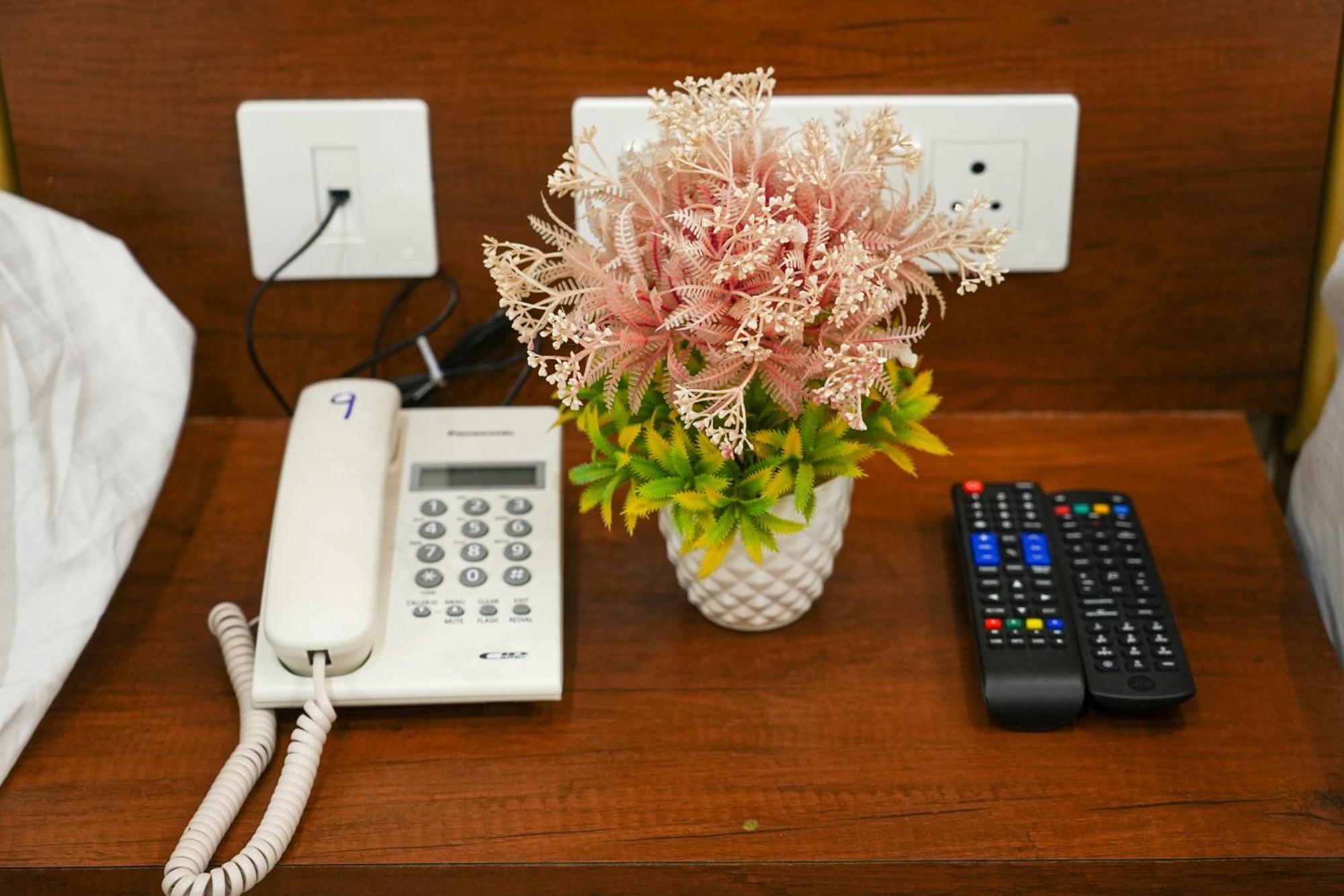 Sri Krishna Inn - Kempegowda Airport Bangalore Devanahalli Kültér fotó