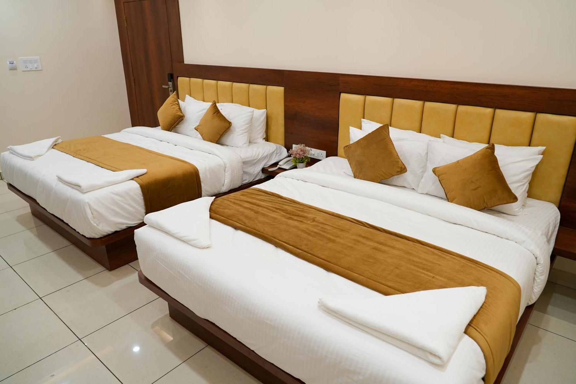 Sri Krishna Inn - Kempegowda Airport Bangalore Devanahalli Kültér fotó